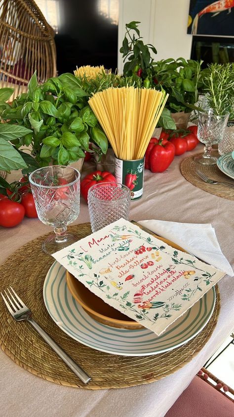 Italy inspired table set decor Pasta Table Decoration, Italian Theme Dinner Party Table Settings, Pasta Night Table Setting, Italian Inspired Birthday Party, Dinner Party Summer Table Settings, Italian Dinner Party Wedding, Italy Table Decorations, Italian Inspired Table Setting, Italian Dinner Menu Design