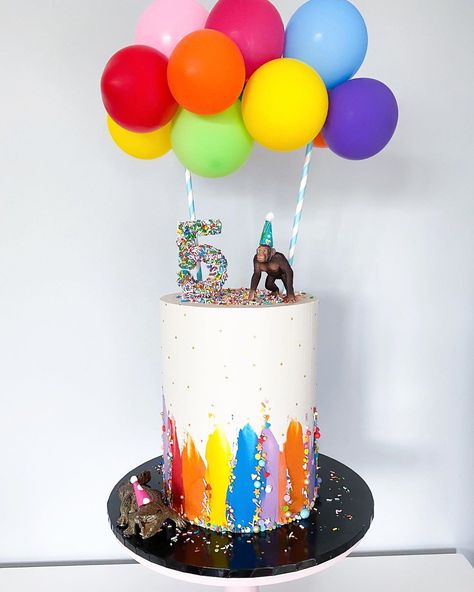 Posh Little Bakes on Instagram: “🐒 F I V E 🎈  The one and only lockdown cake, a team effort by me and my big five year old! He loved helping out for a change and his…” 6th Birthday Cakes Boys, 6 Shaped Birthday Cake, Hi 5 Birthday Cake, Hi Five Cake Ideas, Birthday Cake 5 Boy, High Five Cake Ideas, Cake For 5 Year Boy, Birthday Cake For 5 Year Boy, High Five Birthday Cake