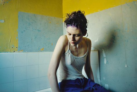 Corrine Day, Corinne Day, Nan Goldin, Photographers Gallery, Jolie Photo, Documentary Photography, Fashion Images, Photography Inspo, Fashion Photographer