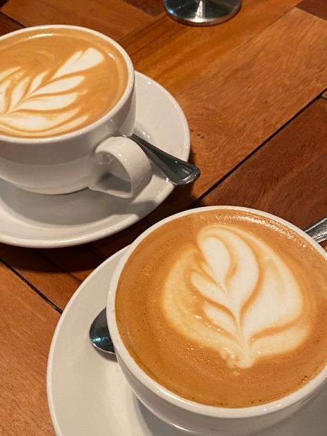 Coffee Date Pictures, Coffee Date Snap, Coffee Wallpaper, Sweet Coffee, Coffee Menu, Food Displays, Yummy Comfort Food, Chocolate Drinks, Snap Food