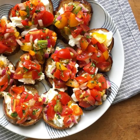 Eggplant Bruschetta, Baked Eggplant Slices, Cooking Eggplant, Baked Eggplant, Roast Eggplant, Grilled Eggplant, Chicken Kebabs, Italian Recipes Authentic, Healthy Bites