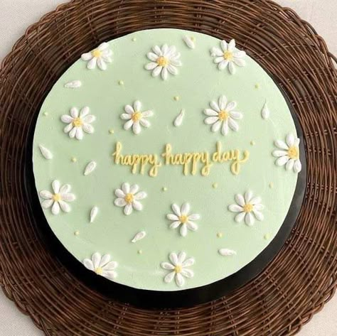 Tårta Design, Small Birthday Cakes, Daisy Cakes, Pastel Cakes, Green Cake, Simple Cake Designs, Mini Cakes Birthday, Creative Birthday Cakes, Cake Decorating Designs