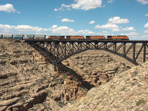 BNSF Diablo Canyon Bridge Arizona Minecraft Badlands, Wild West Ghost Town, Wild West Landscape, Wild West Aesthetic, Nevada House, Steampunk Building, Lego Western, Wild West Town, Cowboy Town