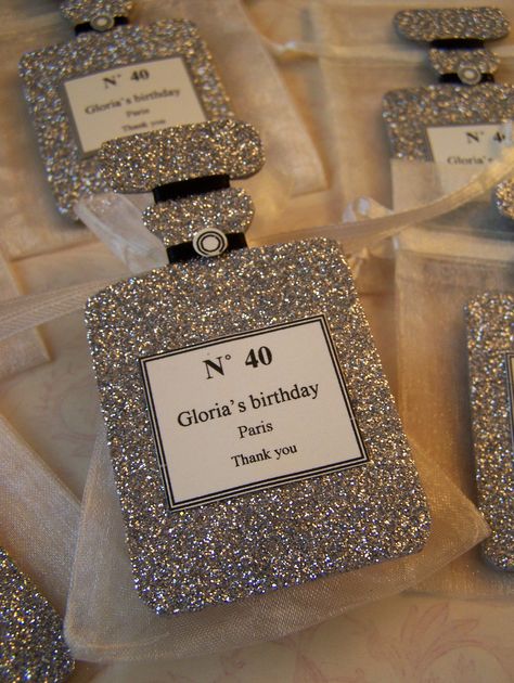 Birthday Dinner Gift Bags, 40th Birthday Party Bags, 50th Birthday Party Gifts For Guests, Purse Party Favors, Thank You Bags Ideas Birthday Parties, Party Favor Business Ideas, Party Favors For Women Birthday, Birthday Bags For Adults, Birthday Swag Bags For Adults