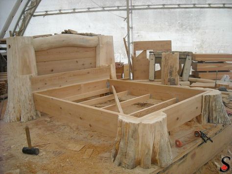 Timber Projects, Timber Bed Frames, Log Projects, Log Bed, Timber Beds, Into The Wood, Log Furniture, Diy Holz, Wood Beds