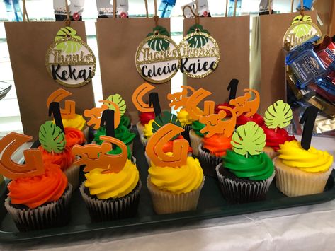 Lion King Baby Shower Cupcakes, Lion King Cupcakes Ideas, Lion King Cupcake Toppers, Lion King Cupcakes, Levi Birthday, King Cakes, 1st Birthday Cupcakes, Lion King Theme, Custom Cupcake Toppers