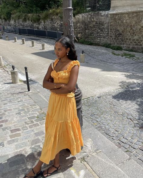 Island Outfits Black Women, Graduation Outfit Ideas For Guest Casual, Black Strappy Sandals Outfit, Yellow Dress Black Women, Island Outfit Ideas Black Women, Aesthetic Yellow Dress, Boho Black Women Aesthetic, Sundress Black Women, Sundress Photoshoot