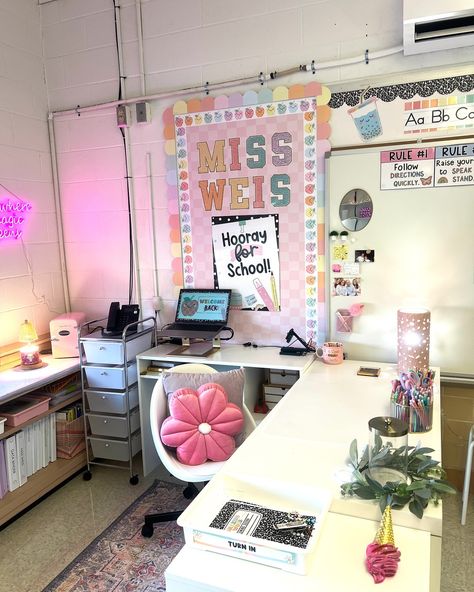 We are obsessed with how cute this classroom turned out! Cheers to an amazing school year Alexa! ❤️ Click the 🔗 in our profile to shop the Saved By The Pastel collection! #classroomdecor #classroominspiration #classroomtheme #classroomideas #pastelclassroom #newclassroom #teachersfollowteachers #teachertribe #teacherdecor Elementary School Counselor Office, Classroom Setup Elementary, Social Work Offices, Teaching Classroom Decor, Intervention Classroom, Elementary Classroom Themes, School Counselor Office, Classroom Organization Elementary, Teachers Room