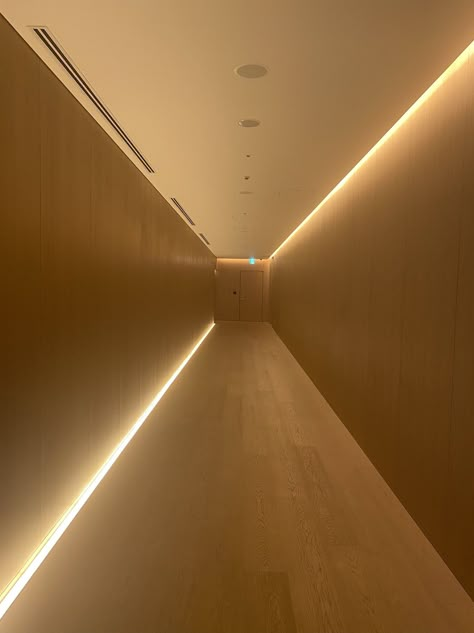 Indirect Ambient Lighting, Lobby Lighting, Hotel Hallway, Corridor Design, Architectural Lighting Design, Corridor Lighting, Entrance Modern, Hallway Designs, Cove Lighting