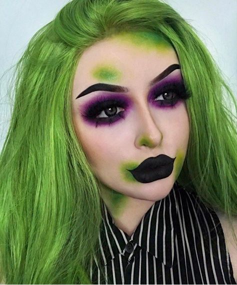 Beetlejuice Halloween Costume, Halloween Juice, Beetlejuice Makeup, Beetlejuice Costume, Halloweenský Makeup, Holloween Makeup, Beetlejuice Halloween, Cute Halloween Makeup, Halloween Makeup Pretty