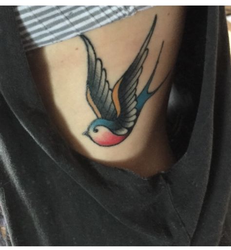 My little Sailor Jerry Swallow ❤️                                                                                                                                                                                 More Tattoo Karma, Tattoo American Traditional, Bird Hand Tattoo, Sparrow Tattoo Design, Swallow Tattoo Design, Swallow Bird Tattoos, Bluebird Tattoo, Vogel Tattoo, Sparrow Tattoo