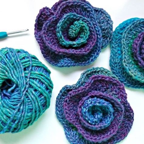 Plants Tulips, Crochet Flower Scarf, Necktie Crafts, Crochet Beautiful, Crochet Flowers Easy, Crochet Market Bag, Form Crochet, Baby Hats Knitting, Crochet Flower Tutorial