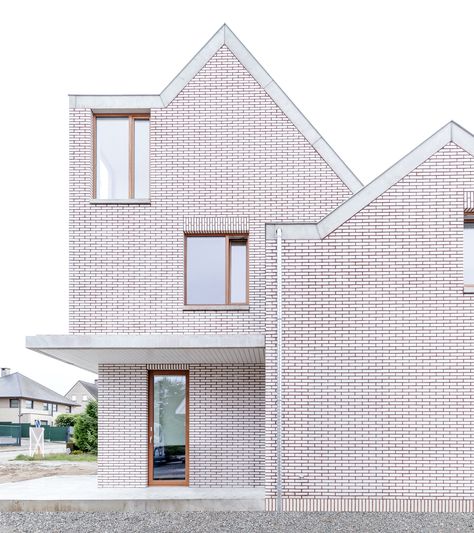 White Brick House, Brick Architecture, White Brick, Brickwork, Exterior Brick, Water Pipe, Brick House, Family House, Facades