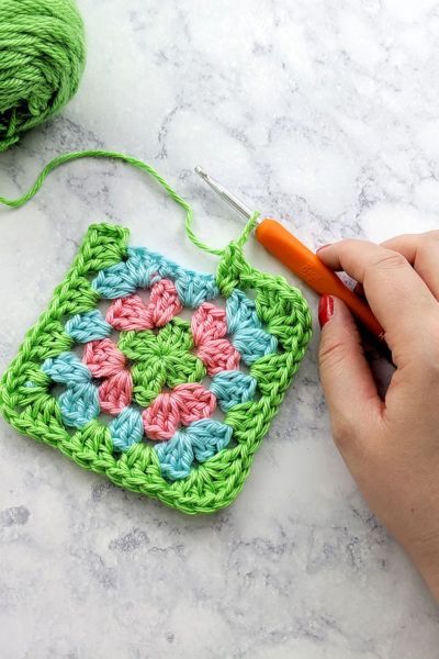 Crochet Granny Square Beginner, Classic Granny Square, Granny Style, Ripple Stitch, Granny Square Crochet Patterns Free, Crochet Granny Square Blanket, Haken Baby, Afghan Patterns, Square Blanket