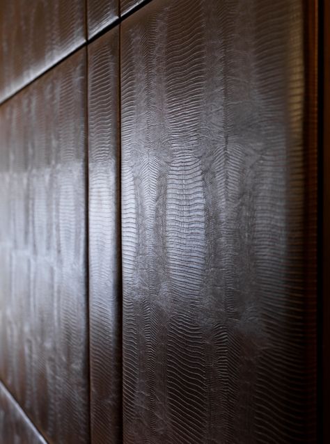 Leather panels GWD Leather Furniture Decor, Black Leather Furniture, Leather Wall Panels, Padded Wall, Wall Panelling, Leather Wall, Interior Wall Design, Leather Decor, Wall Finishes