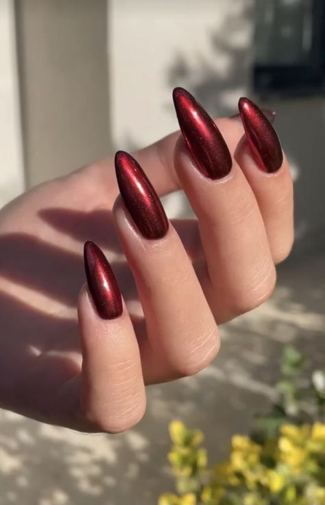 Red Metallic Nails, Christmas Nail Art Red, Nail Art Red Nails, Nail Art Red, Mirror Nails Powder, Art Masterpieces, Claw Nails, Pearl Nails, Burgundy Nails