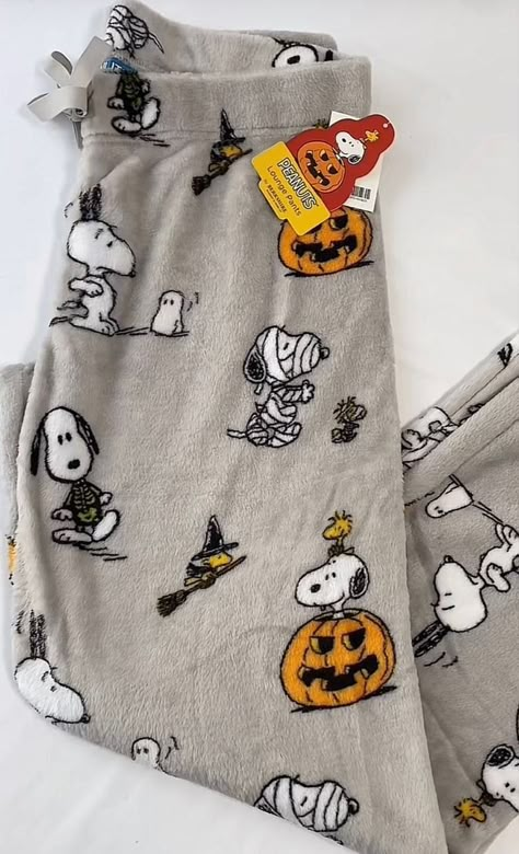 Pjs Outfits Ideas, Fall Pj Pants, Snoopy Pajama Pants, Snoopy Pj Pants, Snoopy Pjs, Halloween Pj Pants, Fall Pjs, Fuzzy Pj Pants, Halloween Throw Blanket