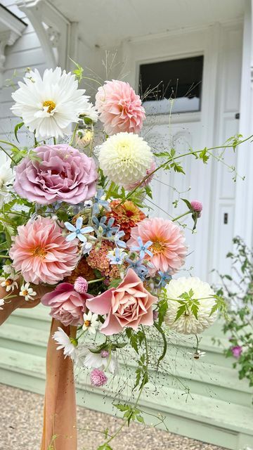 March Wedding Flowers, Switzer Farm, Garden Style Bouquet, Bouquet Styles, Flowers Australia, Table Floral Arrangements, Dahlia Bouquet, West Coast Wedding, Winter Wedding Flowers