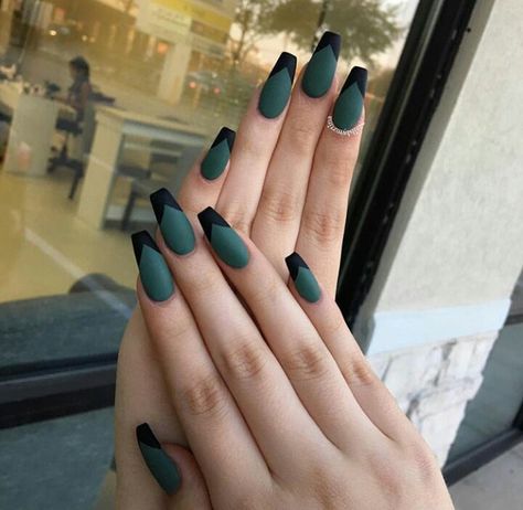 Classy Nails Green, Black And Dark Green Nails, Dark Green Nail, Matte Green Nails, Emerald Nails, Green Acrylic Nails, Dark Green Nails, Special Nails, Green Nail Designs