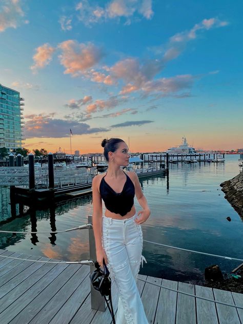 boston, new england summer, seaport, sunset Boston Inspo Pics, Boston Style Summer, Boston Pictures Ideas, Boston Summer Aesthetic, Boston Aesthetic Summer, Boston Instagram Pictures, Boston Summer Outfit, Boston Outfits Summer, Boston Summer Outfits