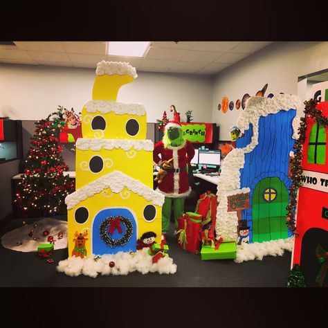 Whoville Christmas Office Decorations, Whoville Town Scene, Whooville Cubicle Decorations, Grinch Whoville Decorations, Whoville Cubicle Decorations, Grinch Cubicle Decorating Ideas, Whoville Classroom Door, Whoville Post Office, Whoville Office Decorating Ideas