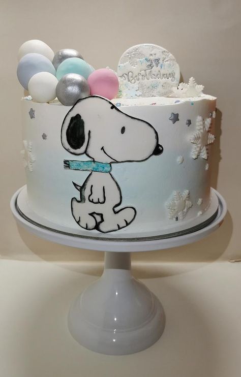 Snoopy In Love, Peanuts Cake Snoopy, Snoopy Cake Birthdays, Snoopy Cake Ideas, Snoopy Cupcakes Birthdays, Snoopy Baby Shower Cake, Snoopy Bday, Snoopy Birthday Cake, Birthday Cake Snoppy