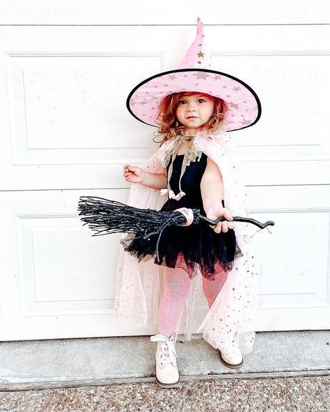 Toddler Witch Costumes, Halloween Toddler Party, Halloween Costume Inspiration, Old Halloween Costumes, Cute Halloween Costume, Halloween Kids Costumes Girls, Toddler Girl Halloween, Witch Costumes, Diy Costume