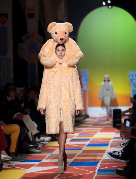 Models have a wild time on the catwalk dressed up as safari animals Teddy Bear Fashion, Bear Fashion, Catwalk Dress, Safari Trip, Wild Outfits, Teddy Bear Toys, International Festival, Runway Dresses, Bear Toy