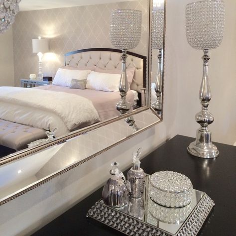 Informes: contacto@tunuevacasa.com.mx http://tunuevacasa.com.mx/ Glamourous Bedroom, Glam Bedroom, Versace Home, Dream Rooms, Beautiful Bedrooms, Dream Bedroom, Luxurious Bedrooms, Home Fashion, New Room