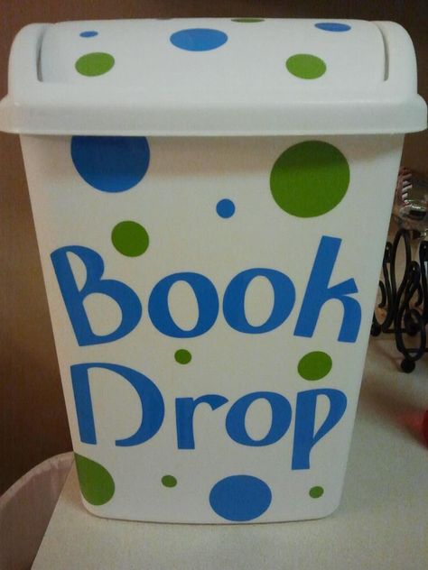 Book Drop for classroom library is a great idea to have in a classroom for the students to drop once they are done reading a book.  I love this idea! Mobile Library, Library Organization, Classroom Organisation, 2nd Grade Classroom, First Grade Classroom, New Classroom, Teacher Organization, Reading Classroom, Classroom Library