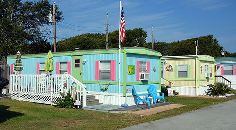 Indian Beach - CrystalCoast.com Beach Trailer Mobile Homes, Beach Mobile Home, Retro Mobile Home, Vintage Mobile Home, Trailer Parks, Beach Trailer, Trailer Homes, Trailer Design, Colorful Homes