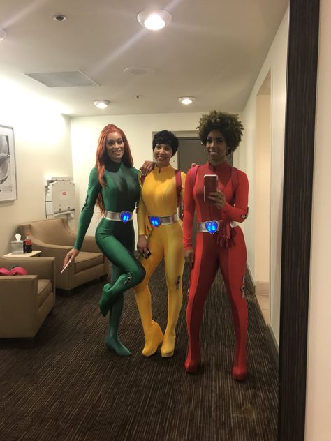 Totally spies Women Halloween Costume Ideas, Best Friend Halloween Costumes, Trio Halloween Costumes, Halloween Coustumes, Women Halloween Costume, Diy Kostüm, Trendy Halloween Costumes, Halloween Costumes Friends, Totally Spies