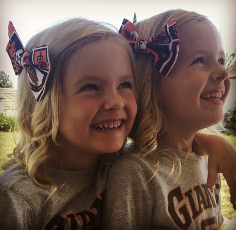 Ella Allan, Allan Twins, Money Girl, Personalized Bow, Cute Simple Outfits, Picture Poses, Nickelodeon, Favorite Team, Simple Outfits