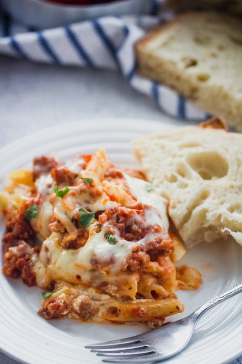 Red and White Pasta Red Sauce And White Sauce Pasta, Red And White Pasta Bake, White And Red Sauce Pasta, Pasta With Red And White Sauce, Red And White Sauce Pasta, Red And White Pasta, Easy Pasta Recipe, Raspberry Oatmeal, Kentucky Butter Cake