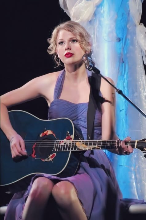 Speak Now World Tour, Young Taylor Swift, Taylor Swift Singing, Taylor Swift New, 90s Trends, Taylor Swift Speak Now, Swift Tour, Estilo Taylor Swift, Speak Now