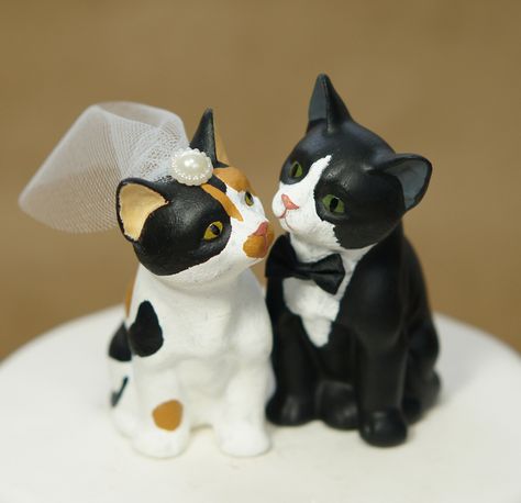 Miss Kitty and Mr. Right cat wedding cake topper. Handmade and custom painted by CakeTopz on Etsy Cat Wedding Cake, Cat Wedding Cake Topper, Kitten Cake, Gay Wedding Cakes, Cat Cake Topper, Cat Things, Dream Wedding Decorations, Cat Wedding, Miss Kitty