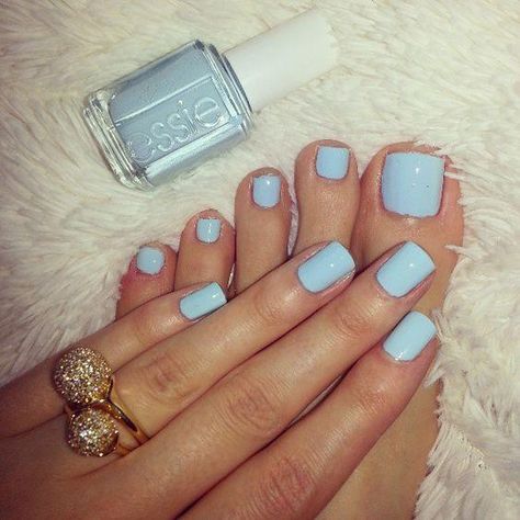 Mani Pedi Combos to Try This Spring - Alyce Paris Unghie Sfumate, Unghie Nail Art, Nail Candy, Blue Nail Polish, Blue Nail, Essie Nail Polish, Essie Nail, Kourtney Kardashian, Nail Polish Colors