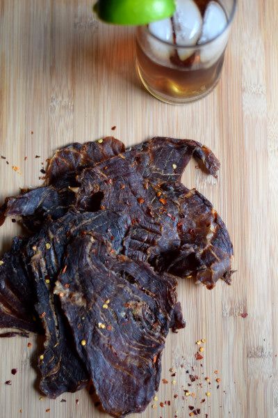 Chili Garlic Jerky. A little spice makes this chili garlic jerky POP! | Jerkyholic.com Elk Jerky Recipe, Dehydrator Dog Treats, Dehydrated Dog Treats, Deer Jerky, Venison Jerky, Homemade Beef Jerky, Jerky Recipe, Dried Beef, Deer Recipes