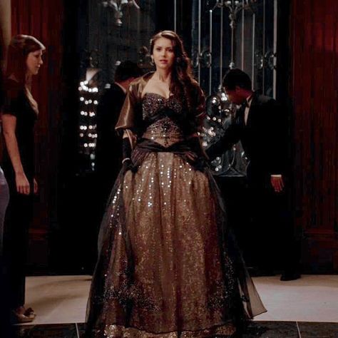 Elena Gilbert Prom Dress, Elena Gilbert Ball Gown, Elena Gilbert Gown, Elena Gilbert Dress, Vampire Diaries Victorian Dress, Elena Gilbert Outfits Dresses, Elena Dress Vampire Diaries, Stefanie Salvatore, Elena Gilbert Purple Dress