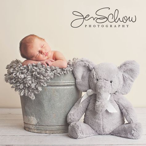 Boy Photo Shoot, Kind Photo, Baby Fotografie, Newborn Photography Boy, Baby Boy Pictures, Baby Boy Photography, Newborn Baby Photos, Newborn Poses, Baby Boy Photos