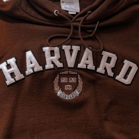 Harvard Clothes, Harvard Manifestation, Oxford University Hoodie, Ivy League Aesthetic, Krista And Becca Ritchie, University Inspiration, Dream University, Harvard Students, University Hoodie