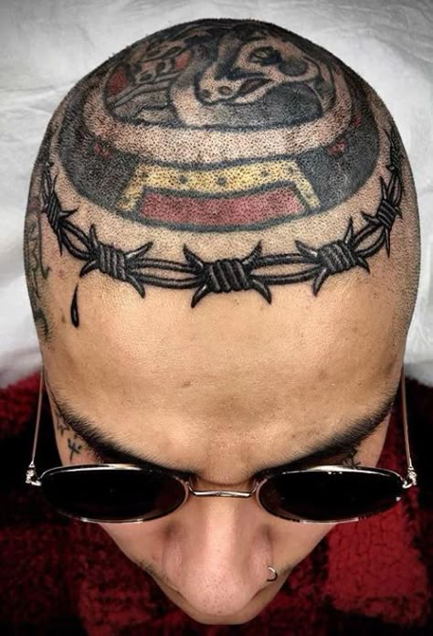 Bald Head Tattoo, Angel Wings Tattoo On Back, Circle Tattoo Design, Friends Tattoos, Really Bad Tattoos, Hairline Tattoos, Scalp Tattoo, Art Inspired Tattoos, Tattoo Me