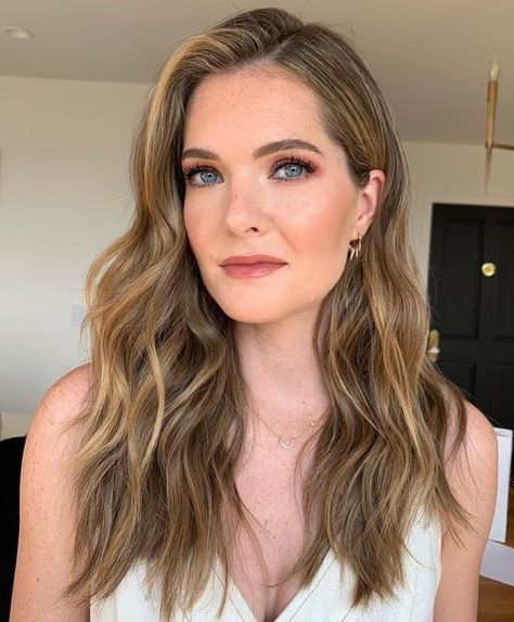 Sutton Brady, Rich Chocolate Brown Hair, Medium Layers, Meghann Fahy, Fall Hair Color Trends, Wavy Haircuts, Fall Hair Color For Brunettes, Ash Blonde Hair, Honey Blonde Hair