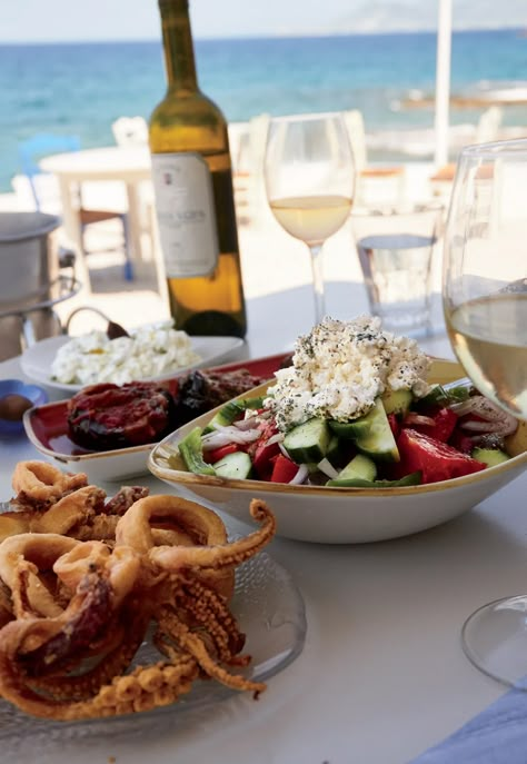 Greece Food, Greek Dinners, Fried Calamari, Samos, Calamari, Greek Salad, Greek Island, Greek Recipes, Mediterranean Recipes