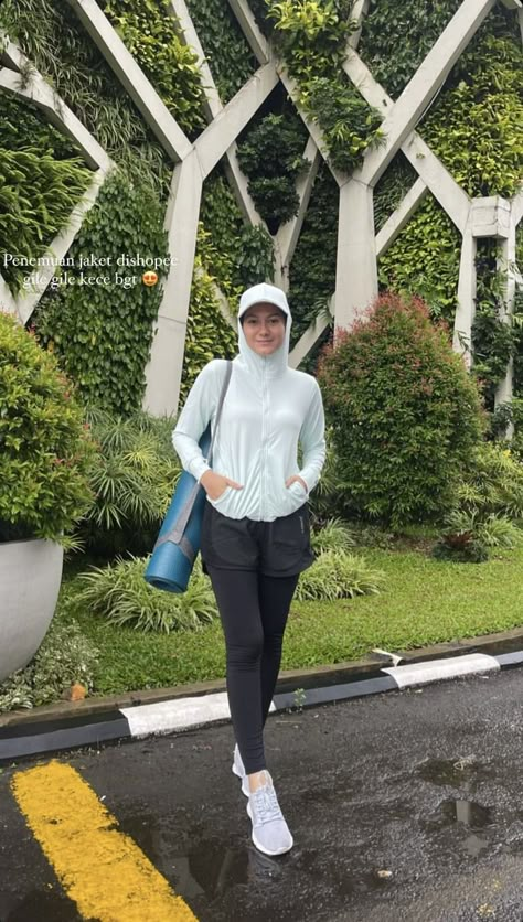 Ootd Training Hijab, Hijabi Running Outfit, Ootd Badminton Hijab, Hijabi Tennis Outfit, Tennis Outfit Hijab, Outfit Badminton Hijab, Ootd Gym Hijab, Ootd Badminton, Outfit Gym Hijab