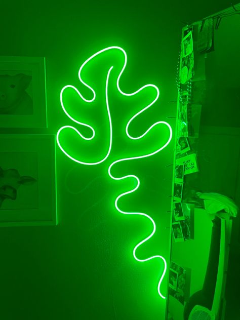 Neon green light strip Modern Neon Decor, Neon Light Strip Design, Govee Neon Led Strip Light Ideas, Led Rope Light Designs, Bedframe Lights, Led Rope Lights Bedroom Ideas, Neon Light Strip Ideas, Neon Light Room Decor, Neon Strip Light Wall Design