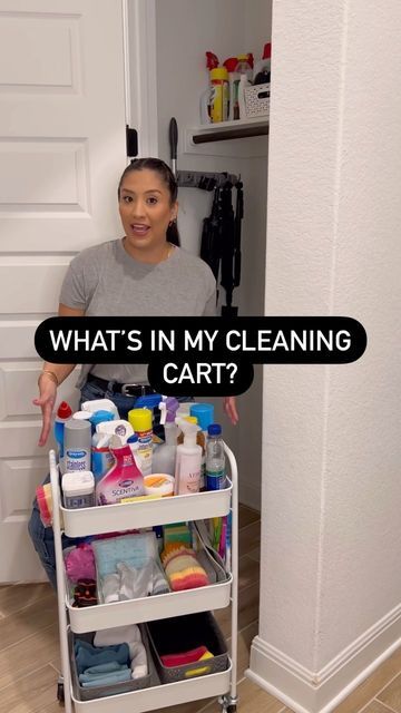 Vanesa Amaro on Instagram: "For more cleaning tips, follow⬇️ @vanesa_amaro_ • This is everything that I have in my cleaning cart!!! It is so helpful to not have to carry everything around and to have everything all in one place!! I left everything linked in my bio❤️❤️ • #clean #viral #trending #cart #helpful #easy #roll" Cleaning Cart Organization, Cleaning Cart Ideas, Cleaning Product Organization, Cleaning Cart, Cleaning Videos, Rolling Cart, Home Management, Cleaning Checklist, Organizing Ideas