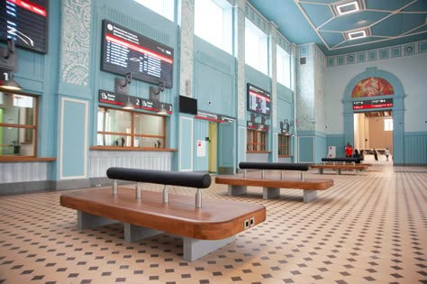 Terminal Bus, Train Station Architecture, Train Platform, Hall Flooring, Hall Furniture, Public Seating, Architecture Landmark, Counter Design, Waiting Area