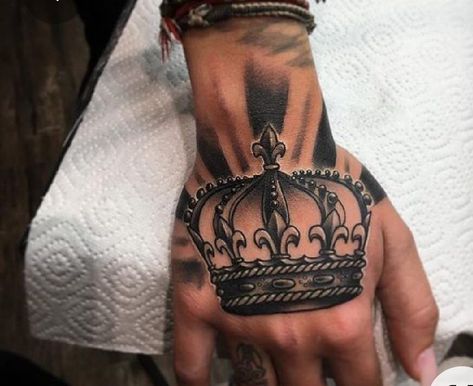 Crown Hand Tattoo, Crown Tattoo Men, King Crown Tattoo, Queen Crown Tattoo, Small Crown Tattoo, Skull Hand Tattoo, Crown Tattoo Design, King Tattoos, Queen Tattoo