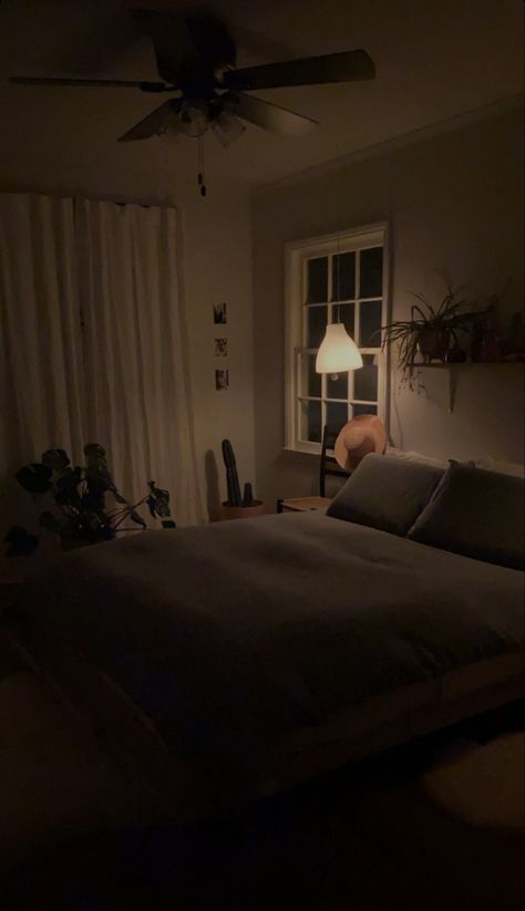 Calm Moody Bedroom, Calm Room Aesthetic, Calm Room Ideas, Beds Cozy, Night Bedroom, Calm Room, Peaceful Bedroom, Minimalist Bed, Cosy Room